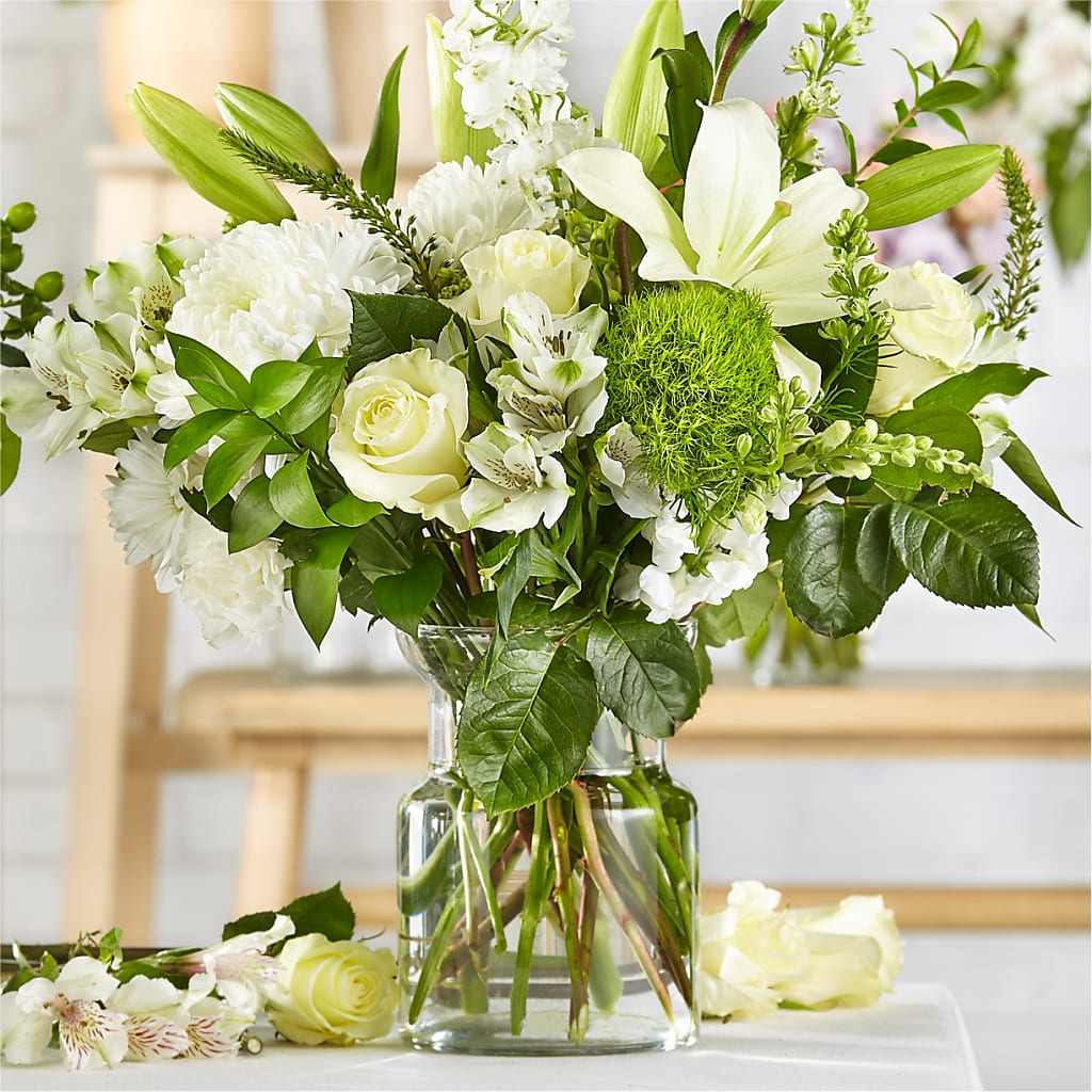 Classic Ivory – A Florist Original – Buds N Bows, North Little Rock AR