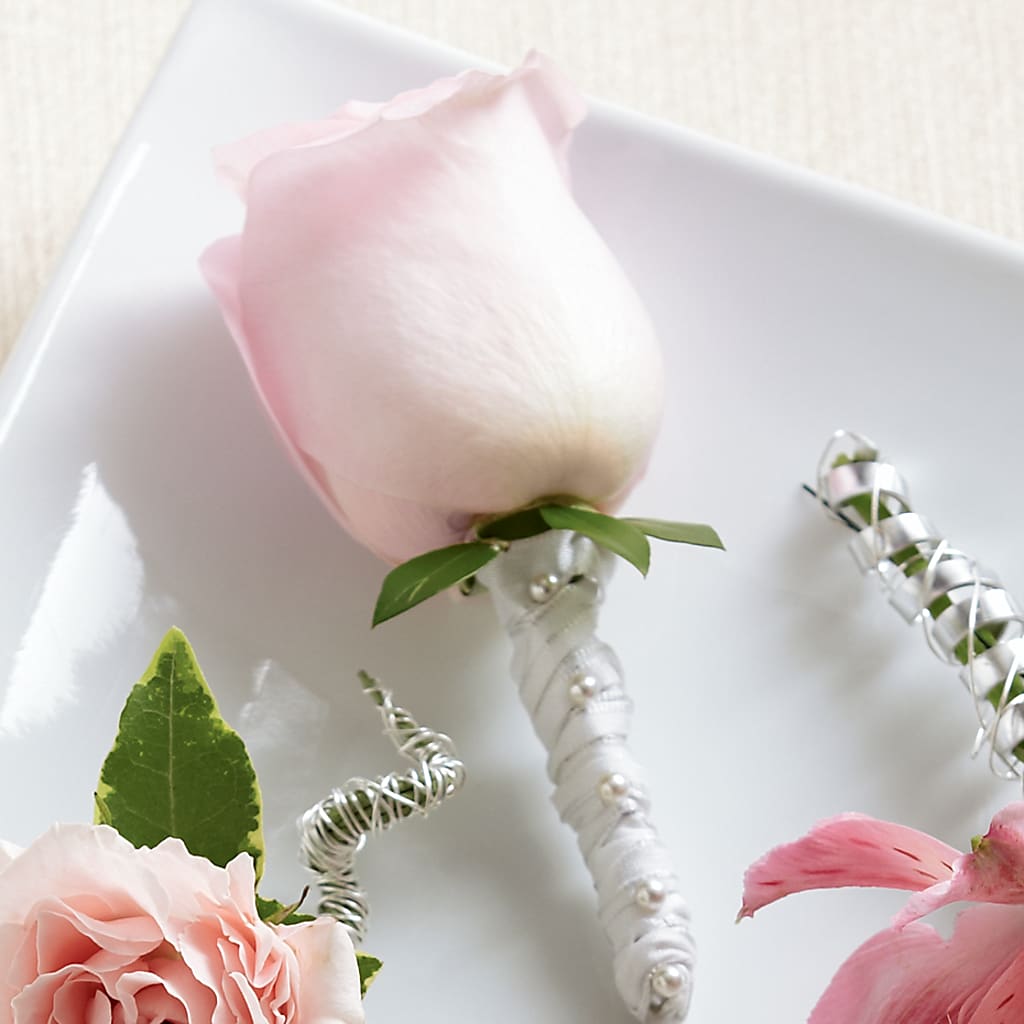 Pink Rose Boutonniere – Buds N Bows, North Little Rock AR