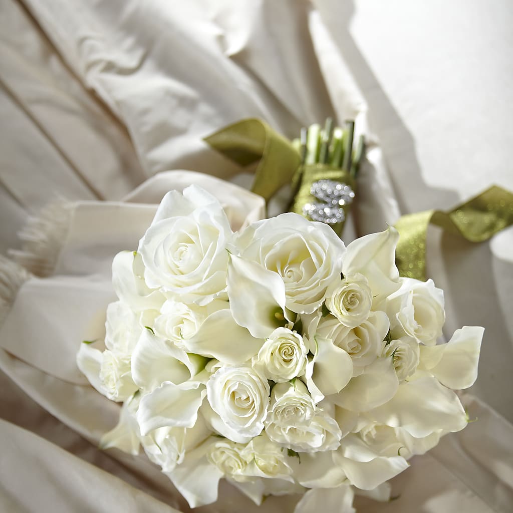Serene Highness Bouquet – Buds N Bows, North Little Rock AR